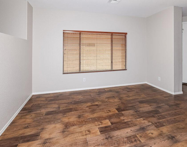 21234 N 94th Lane - Photo Thumbnail 2
