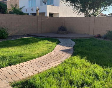 2219 E Wisteria Drive - Photo Thumbnail 37