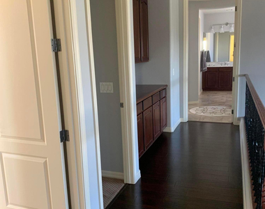 2219 E Wisteria Drive - Photo Thumbnail 18