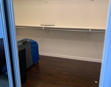 2219 E Wisteria Drive - Photo Thumbnail 33