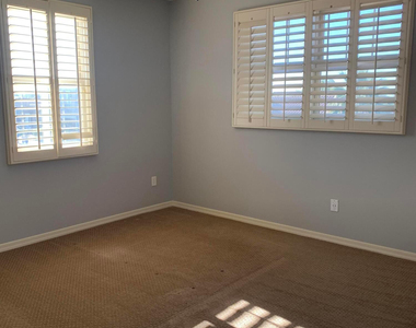 2219 E Wisteria Drive - Photo Thumbnail 21