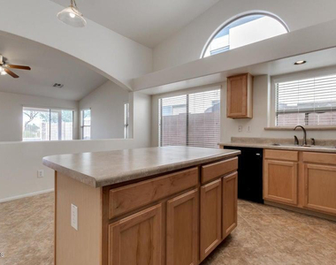 42376 W Chisholm - Photo Thumbnail 6