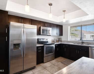 7356 N Via Camello Del Norte -- - Photo Thumbnail 9