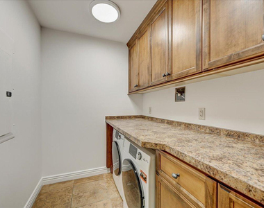 7181 E Camelback Road - Photo Thumbnail 7
