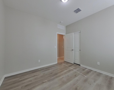 14366 S Pershing Street - Photo Thumbnail 10