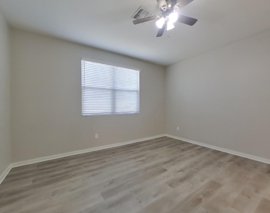 14366 S Pershing Street - Photo Thumbnail 5