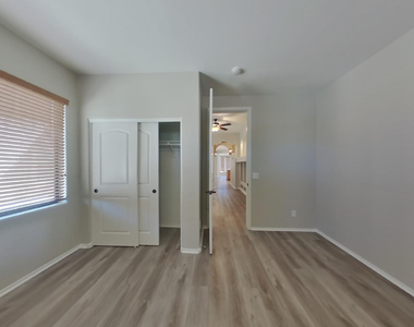 7731 S 45th Lane - Photo Thumbnail 9