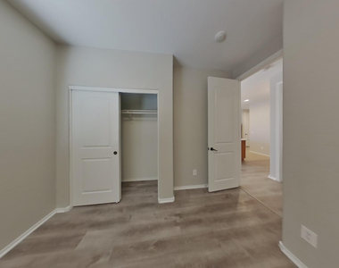 7731 S 45th Lane - Photo Thumbnail 11