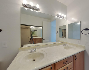 7731 S 45th Lane - Photo Thumbnail 6