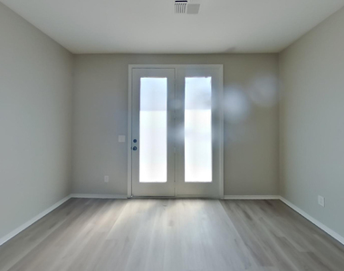 7731 S 45th Lane - Photo Thumbnail 4