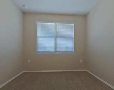 31026 W Earll Drive - Photo Thumbnail 11
