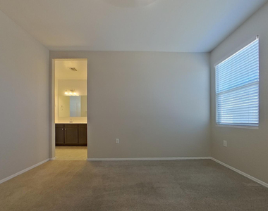 31026 W Earll Drive - Photo Thumbnail 5
