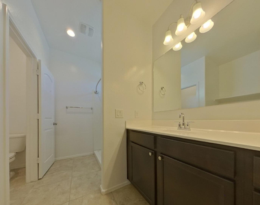 31026 W Earll Drive - Photo Thumbnail 9