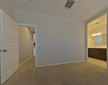31026 W Earll Drive - Photo Thumbnail 7