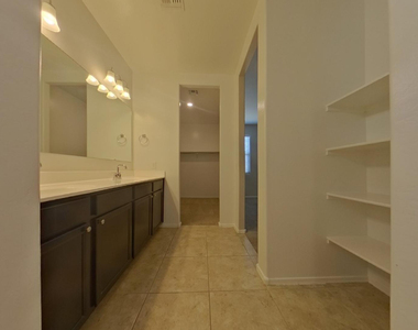 31026 W Earll Drive - Photo Thumbnail 8