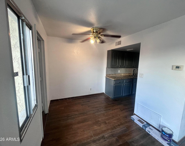 8426 N 34th Drive - Photo Thumbnail 3
