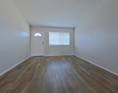 7044 W Taylor Street - Photo Thumbnail 1