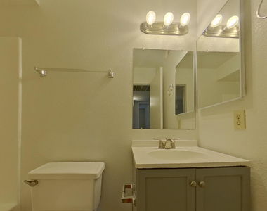 7044 W Taylor Street - Photo Thumbnail 15