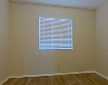 7044 W Taylor Street - Photo Thumbnail 13