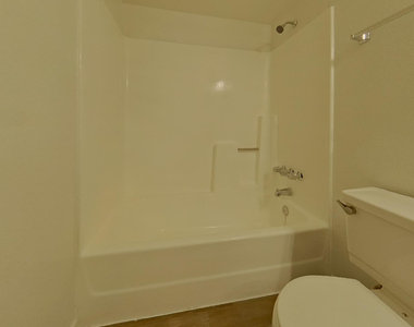 7044 W Taylor Street - Photo Thumbnail 14