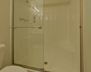 7044 W Taylor Street - Photo Thumbnail 9