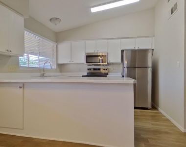 7044 W Taylor Street - Photo Thumbnail 5
