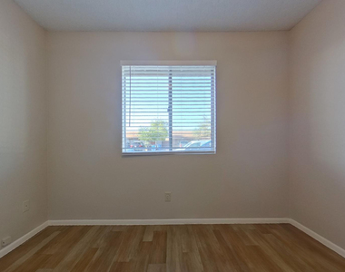 7044 W Taylor Street - Photo Thumbnail 11