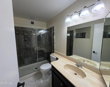 5502 W Frier Drive - Photo Thumbnail 19