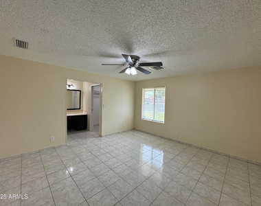5502 W Frier Drive - Photo Thumbnail 15
