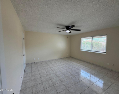 5502 W Frier Drive - Photo Thumbnail 13