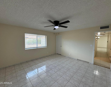 5502 W Frier Drive - Photo Thumbnail 12