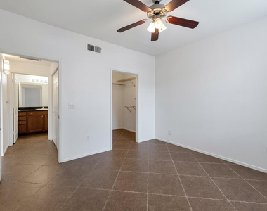 7009 E Acoma Drive - Photo Thumbnail 8