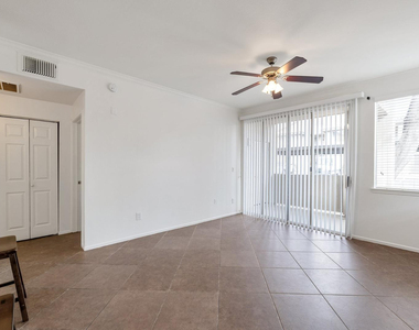 7009 E Acoma Drive - Photo Thumbnail 3