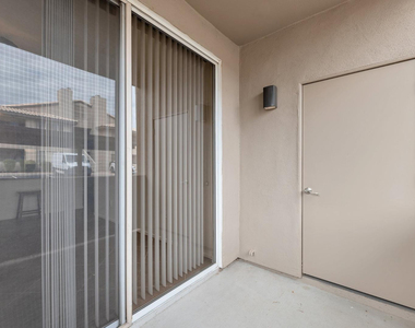 7009 E Acoma Drive - Photo Thumbnail 13