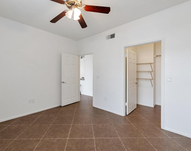 7009 E Acoma Drive - Photo Thumbnail 9