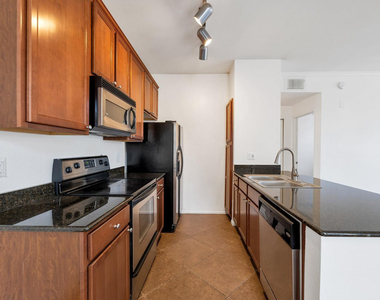 7009 E Acoma Drive - Photo Thumbnail 5