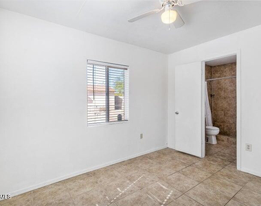 412 W 9th Street - Photo Thumbnail 3