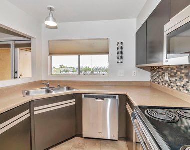 154 W 5th Street - Photo Thumbnail 8