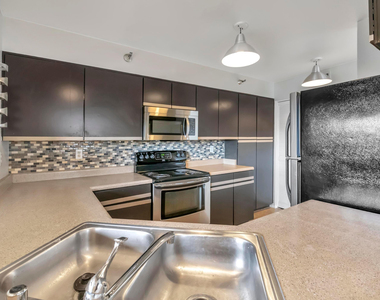154 W 5th Street - Photo Thumbnail 6