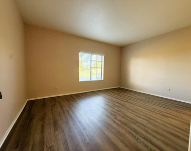 6112 N 28th Street - Photo Thumbnail 10