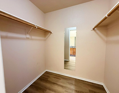 6112 N 28th Street - Photo Thumbnail 15