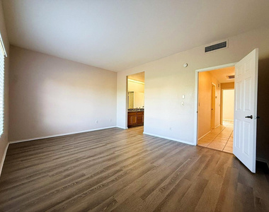 6112 N 28th Street - Photo Thumbnail 11