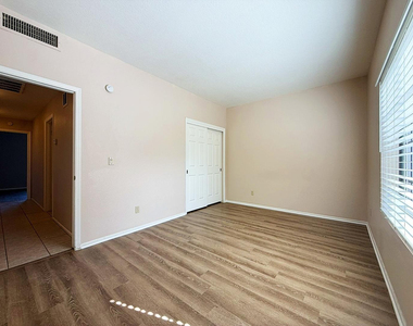 6112 N 28th Street - Photo Thumbnail 17