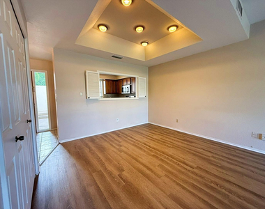6112 N 28th Street - Photo Thumbnail 5