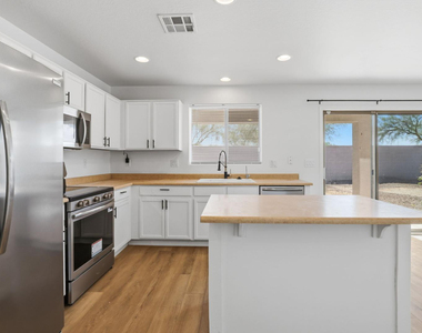 27513 N 63rd Drive - Photo Thumbnail 16