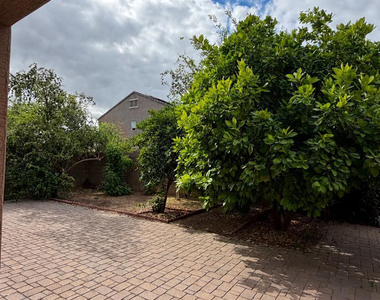 4723 W Gelding Drive - Photo Thumbnail 15