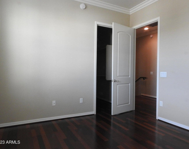 121 N California Street - Photo Thumbnail 16