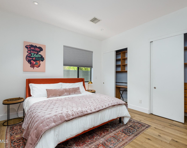 4514 N 35th Place - Photo Thumbnail 13