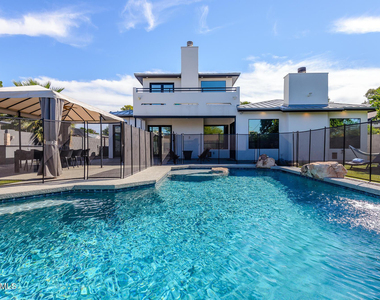 4514 N 35th Place - Photo Thumbnail 6