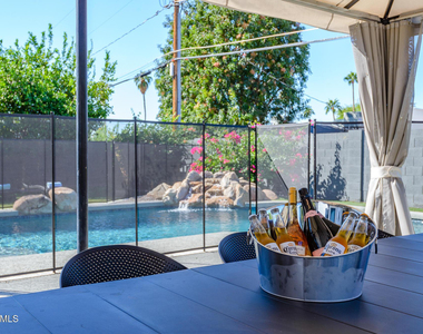 4514 N 35th Place - Photo Thumbnail 10